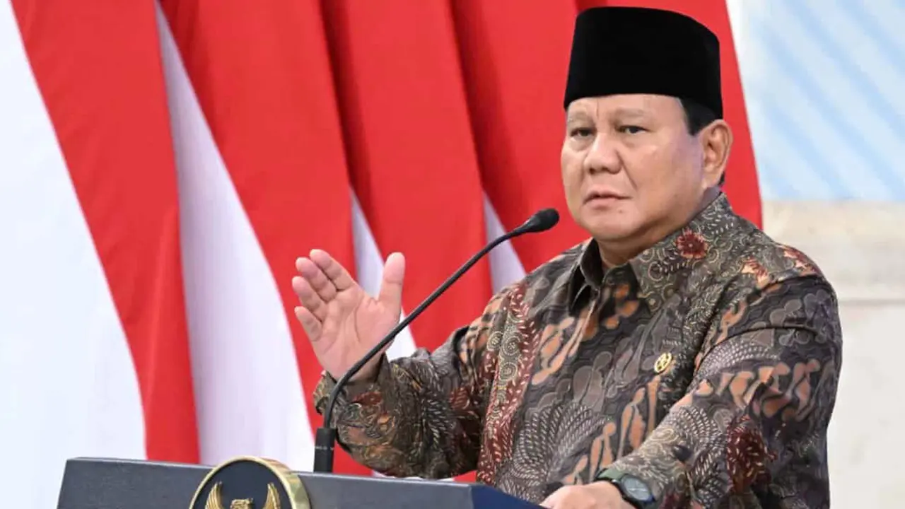 プラボウォ大統領、教科書刷新へ 教育の質向上と読書文化醸成目指す