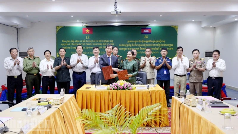 Vietnam Collects Remains of 18 Fallen Soldiers in Cambodia, Bolstering Bilateral Ties