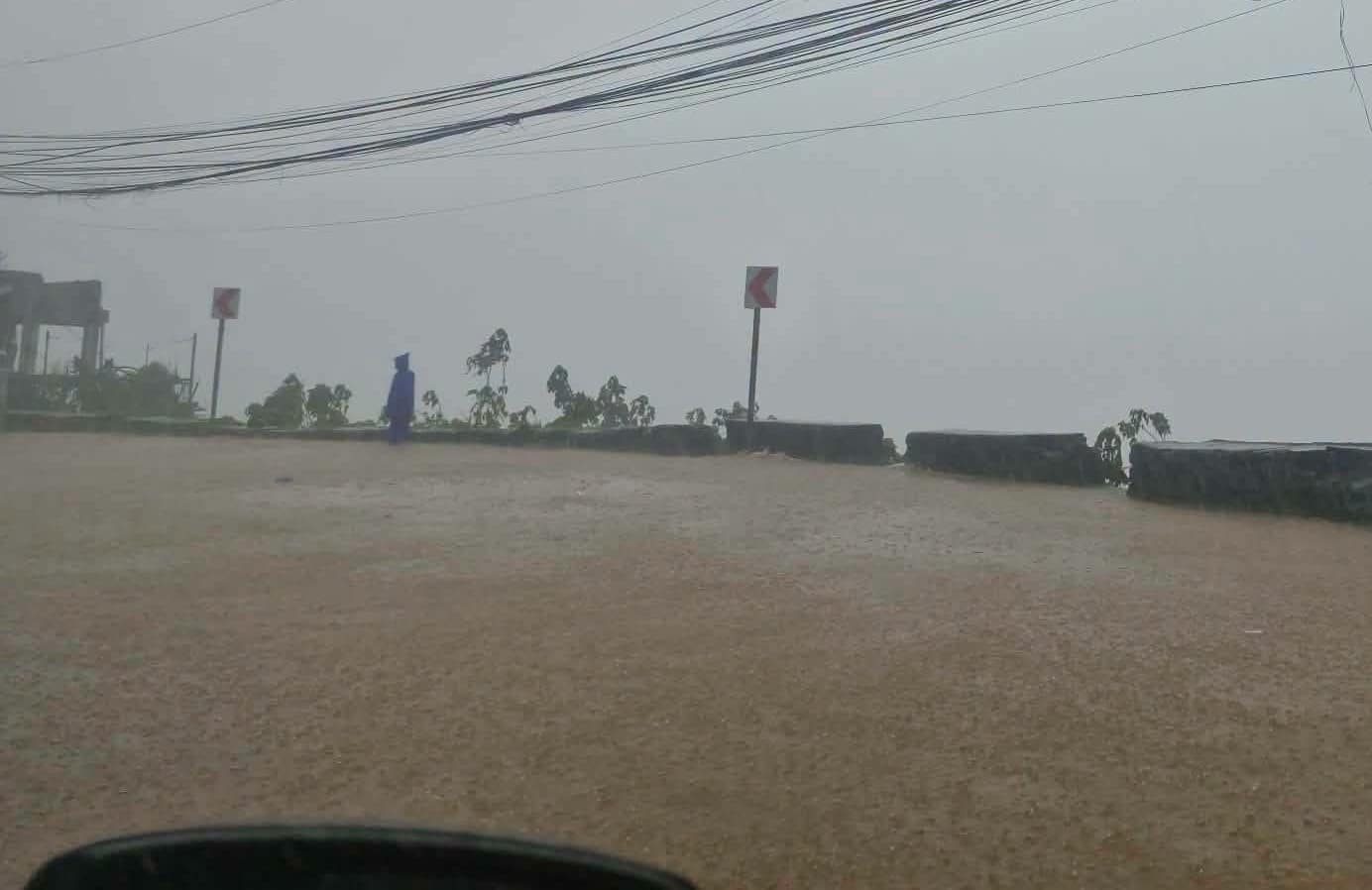 Heavy Rains Cause Flooding on Naguilian Road in Baguio
