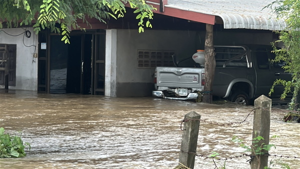 タイ・サコンナコンで豪雨、複数県で洪水発生、1名行方不明