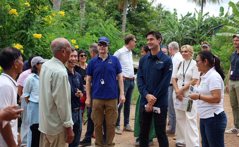EU Delegation Visits Battambang to Inspect Solar-Powered Irrigation System