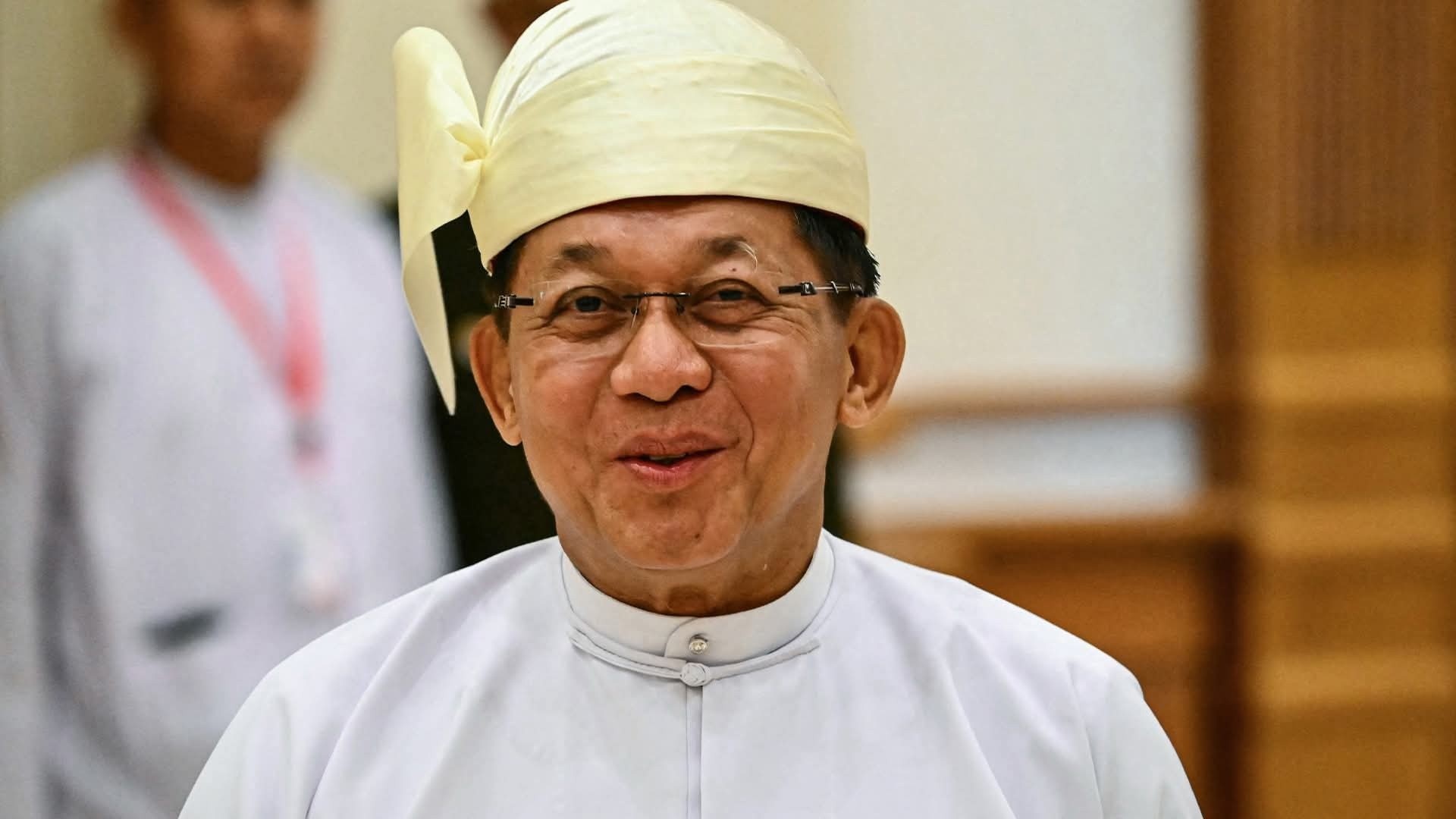 Min Aung Hlaing to Visit China in Mid-May to Discuss BRI Projects