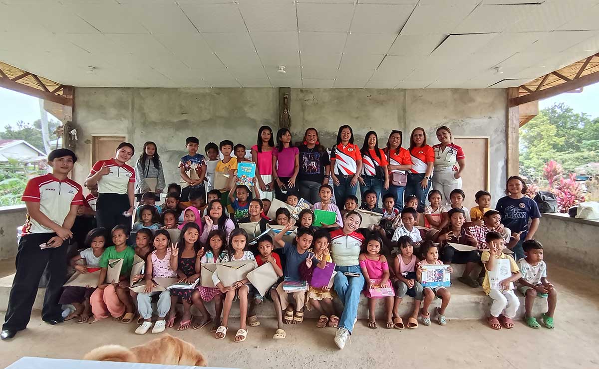 IP Youths Bring Learning Materials to Remote Iligan Community