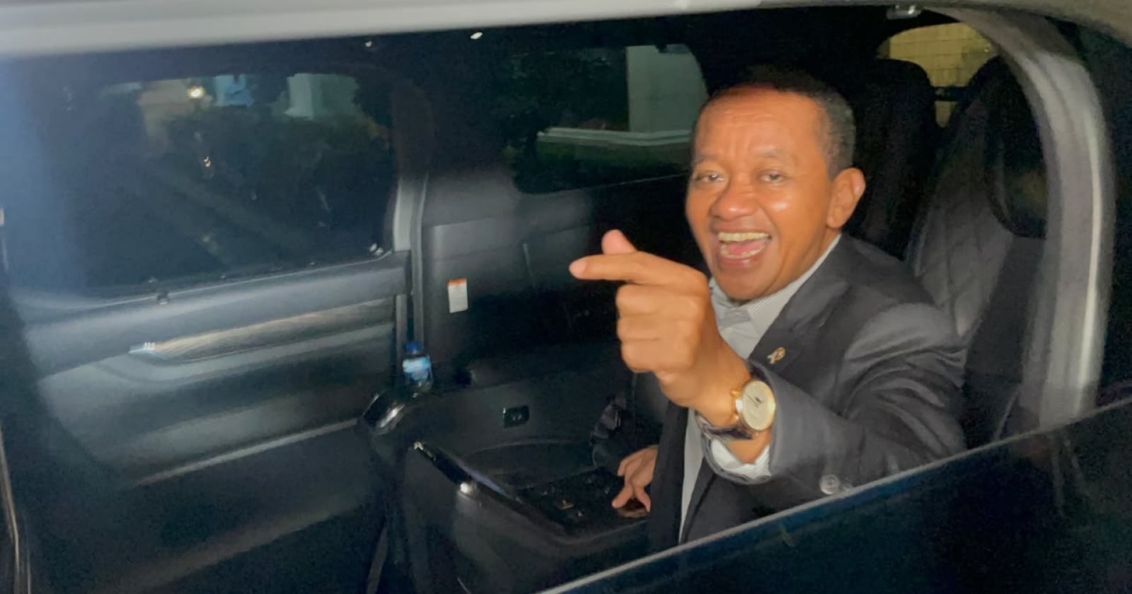 Indonesia's New Cabinet: Dual Role as Energy Minister Sparks 'Conflict of Interest' Concerns, New Ministry's Urgency Questioned