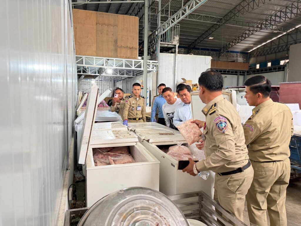 Phnom Penh Cracks Down on Illegally Imported Thai Frozen Meat, Intensifies Market Surveillance