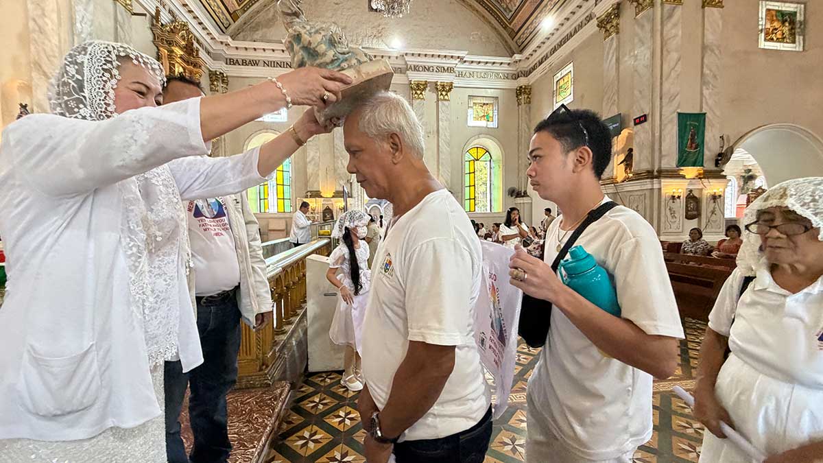ボホール島、宗教行事に数百人集結 信仰と感謝の祈り捧ぐ