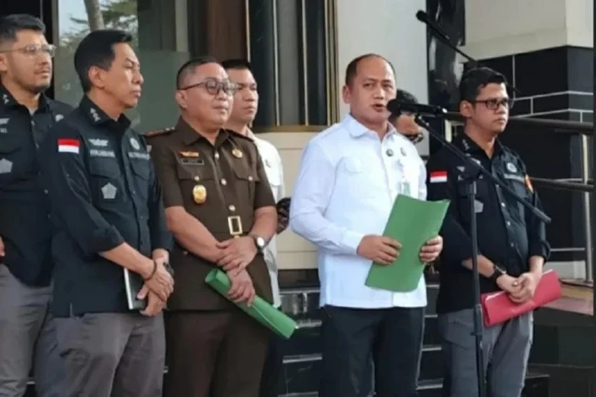 Indonesian Prosecutors Deny Nanik S Deyang's Involvement in Corruption Case