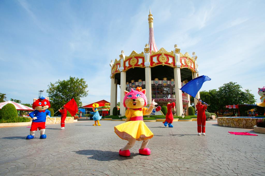 Siam Amazing Park Offers Free Entry in Final Push