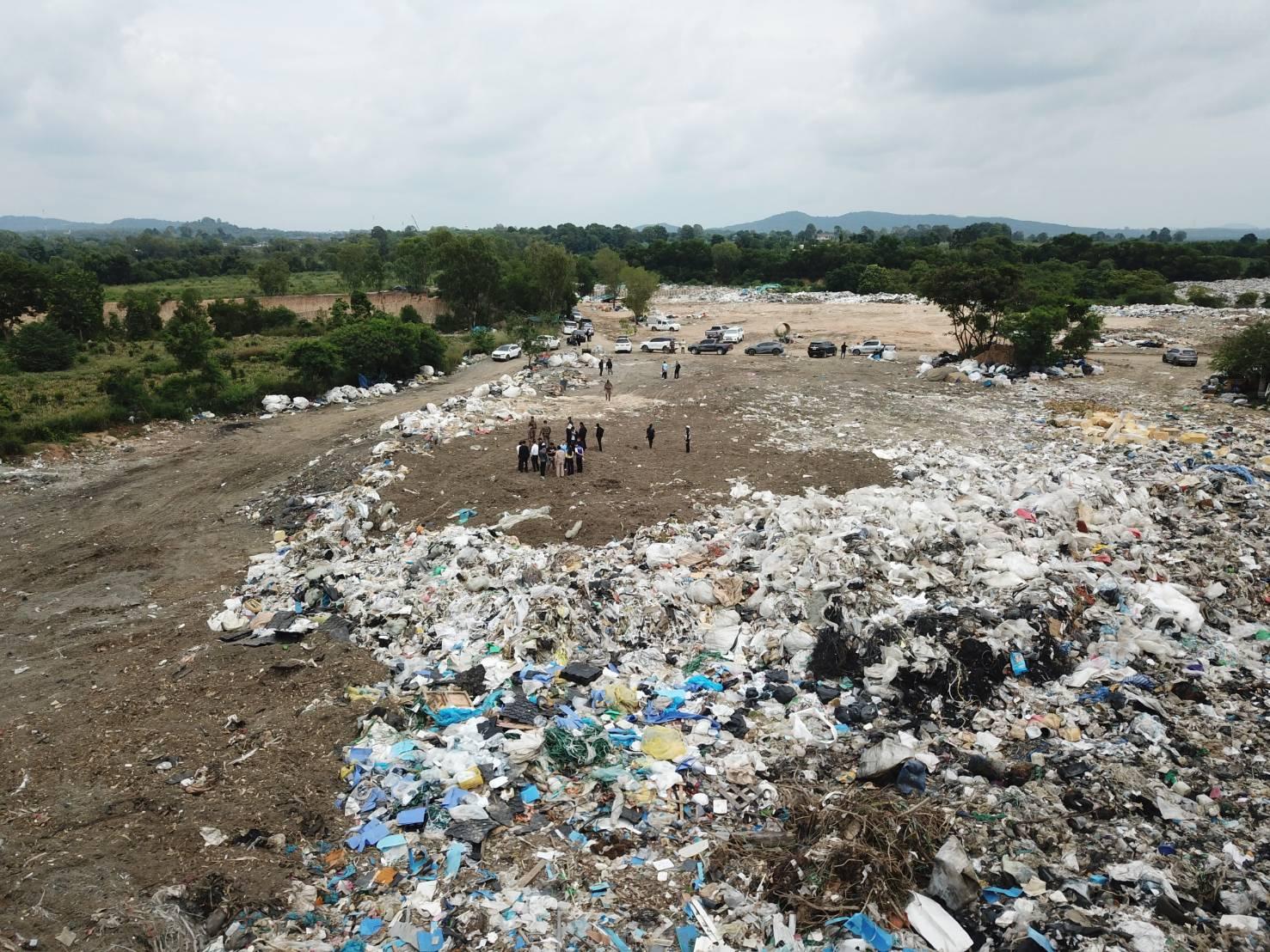 Chonburi Deputy Governor Inspects Suspected Industrial Waste at Private Landfill Near Pattaya