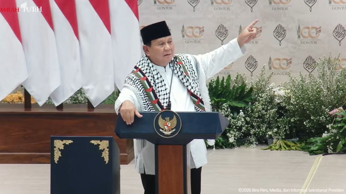 プラボウォ大統領、国民に「外国擁護の教授」への警戒を促す