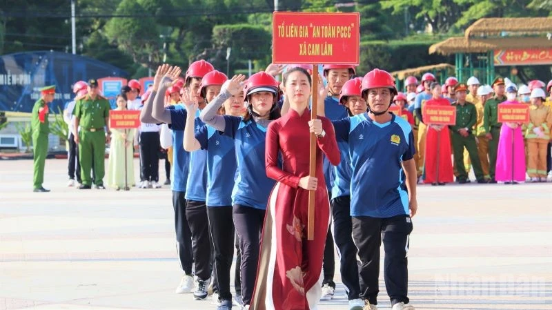 Khanh Hoa Province Hosts Firefighting and Rescue Competition for Neighborhood Safety Teams