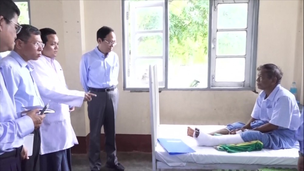 Union Minister for Health Dr. Thet Khaing Win inspects hospitals and health departments in Bago Region