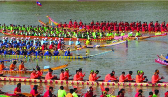 ラオス、ボートレース祭で大規模貿易フェア開催 - 国内産業振興と文化交流促進へ