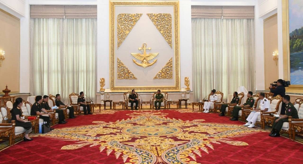 Commander-in-Chief of Defence Services meets Deputy Chief of General Staff of Lao People's Army