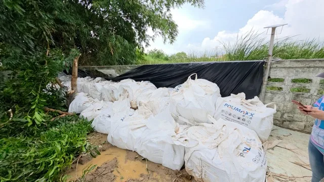Rayong Village Walls Collapse Amid Heavy Rain; 400 Homes Advised to Evacuate