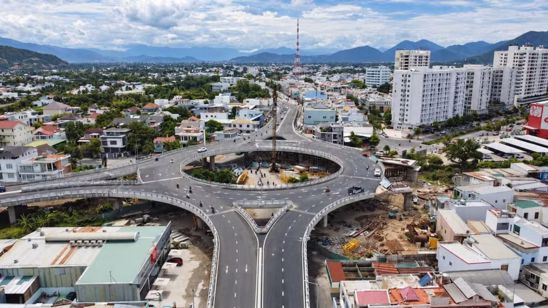 Vietnam Tackles Over 4,600 Stalled Projects, Addressing Land, Investment, and BT Contract Complexities