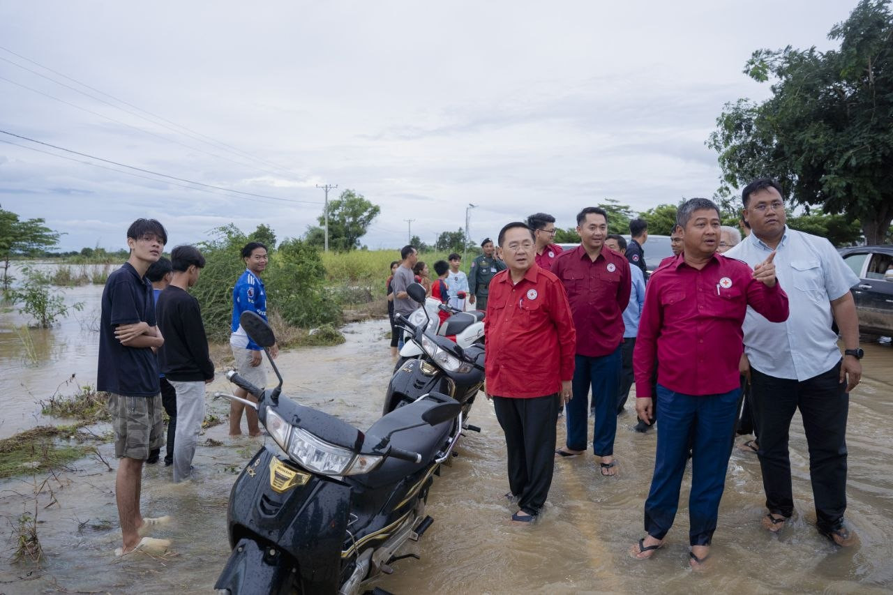 Battambang Red Cross Branch Distributes Humanitarian Aid to 75 Flood-Affected Families