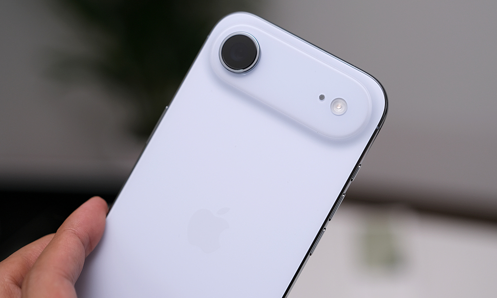 iPhone Air Hits Record Low Price in Vietnam Amid Sales Slump