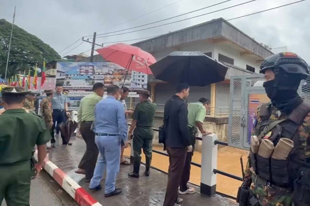 タイ北部、メーサイで鉄砲水警戒 河川構造物が水流を妨害