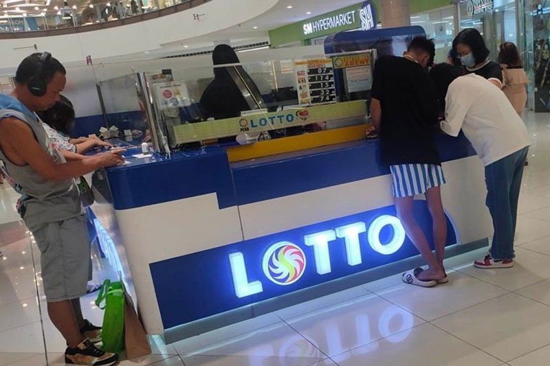 Camarines Sur Bettor Hits P15 Million Lotto Jackpot