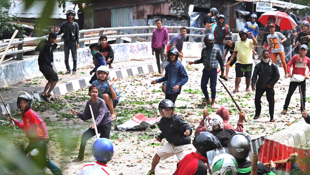 Clash Near Manggarai Station Disrupts Jakarta-Bogor KRL Services