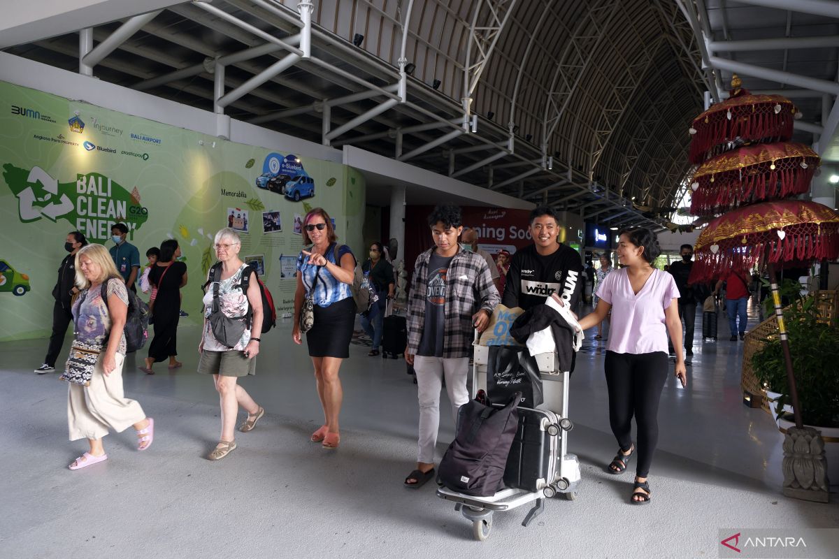 High Airfares Prompt Indonesia to Offer Bundled Travel Packages