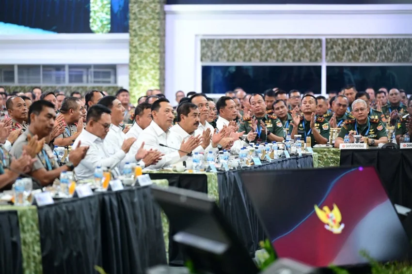 Indonesian President Addresses 800 Senior TNI-Polri Officers, Emphasizes Security and National Development