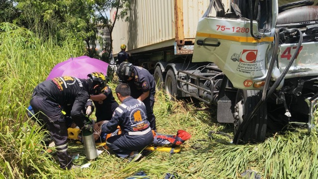 Two Large Trailers Collide in Central Thailand, Driver Critically Injured