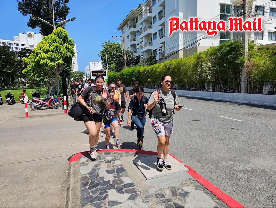 US Female Sailors Discover Pattaya's Charms During Port Visit