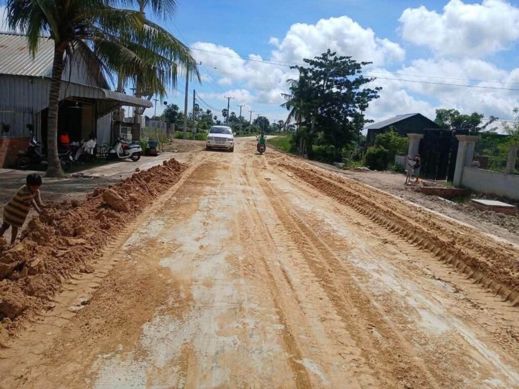 1km Concrete Road in Ponhea Loeu District Resolved Traffic Congestion, Reopens to Normal Traffic