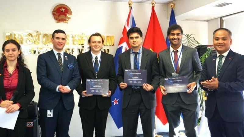 Vietnam Embassy Supports Successful ASEAN Model Meeting in New Zealand