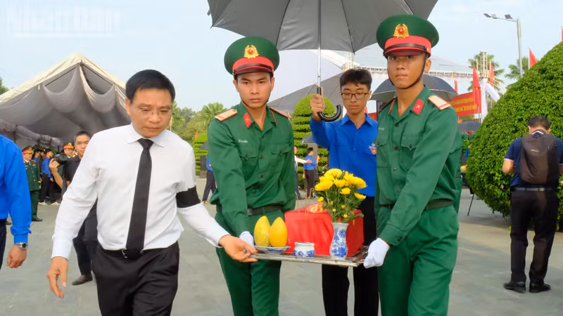 Dong Nai Province Holds Memorial and Burial Ceremony for 63 Fallen Soldiers