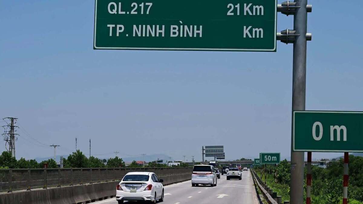 ベトナム、連休中の高速道路での安全間隔違反で11台摘発