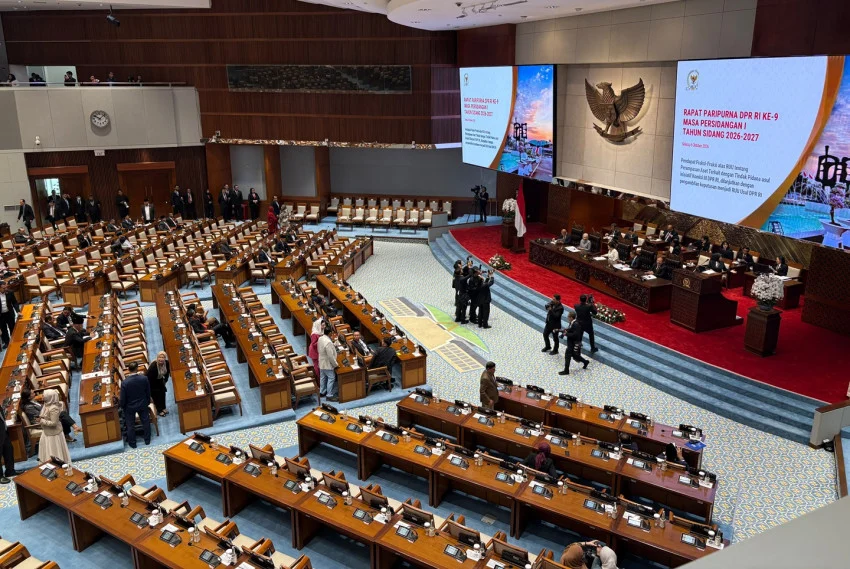 Indonesian Parliament Passes Labor Law Amendment Bill with 326 Members Present