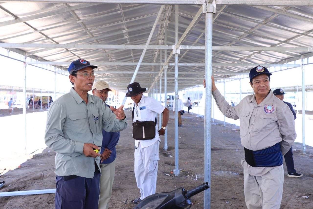 Cambodia Inspects Living Conditions and Infrastructure Development for Displaced Persons