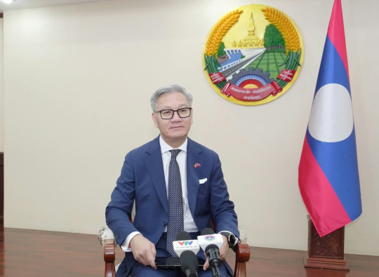 Vietnam PM's First Overseas Visit to Laos Reinforces Bilateral Ties