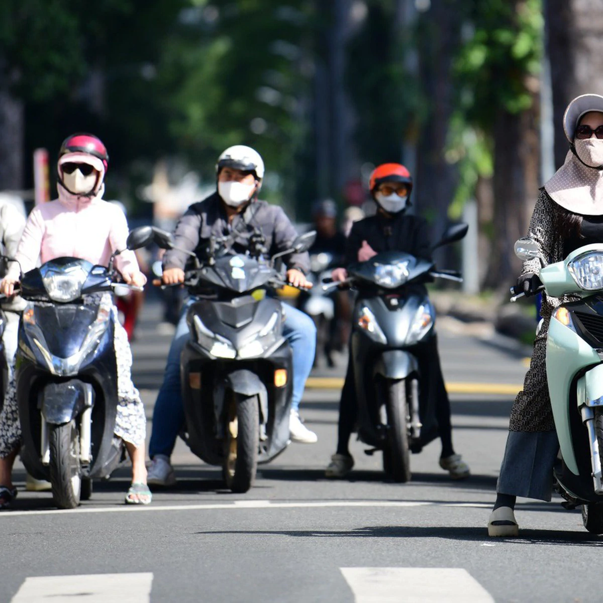Vietnam Weather Forecast: Afternoon Showers in the South, Decreasing Rain in the Center