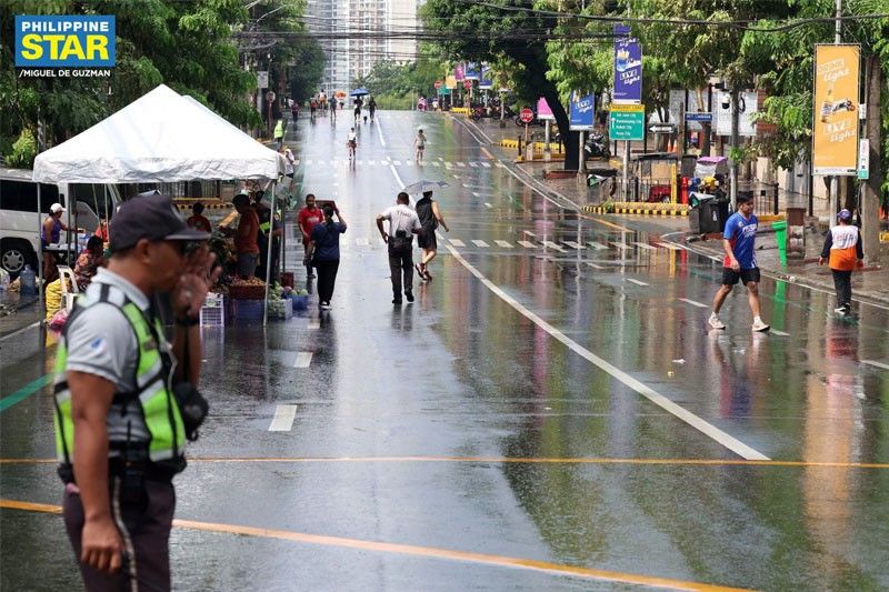 フィリピン西部、モンスーンによる雨続く