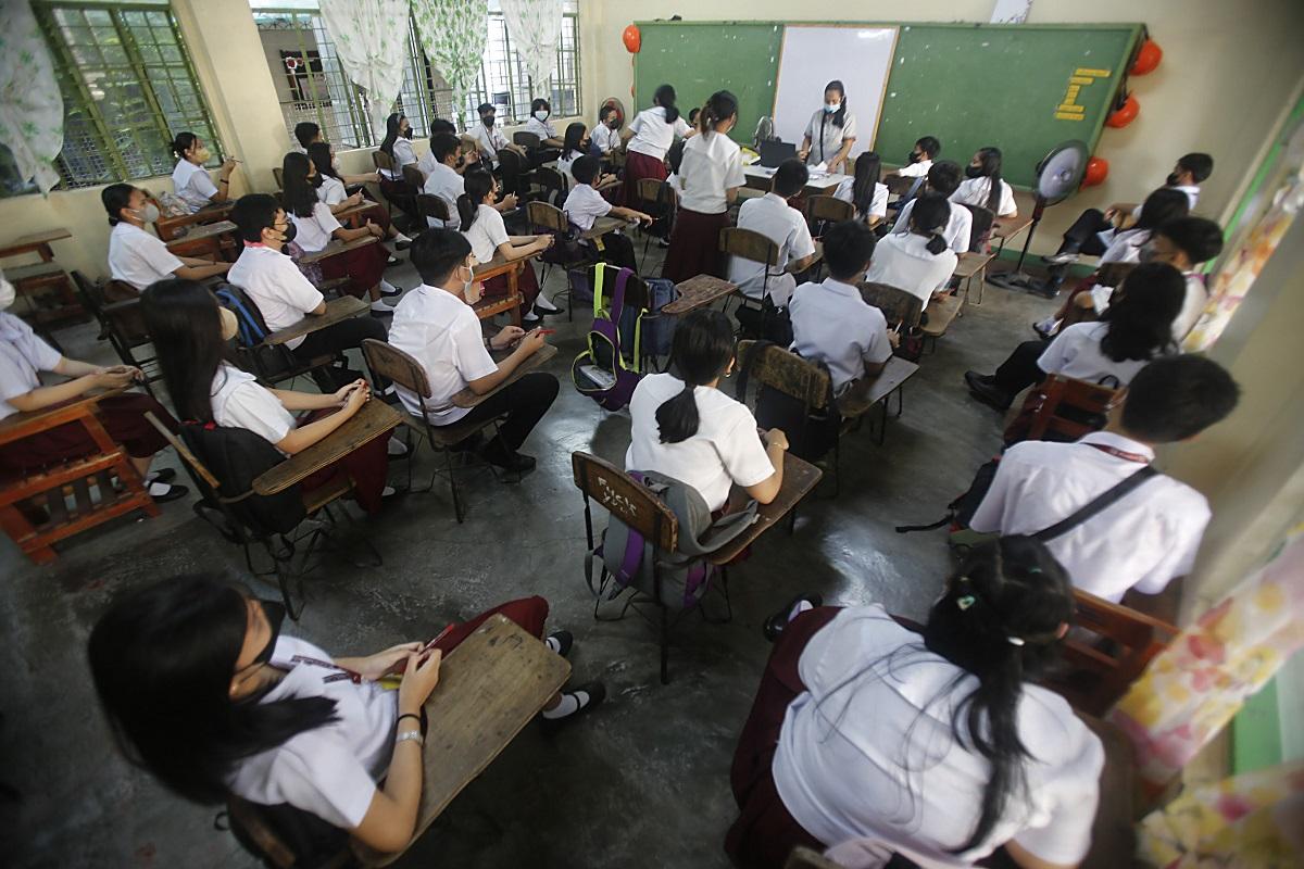 Marcos Orders Nationwide Program to Aid Parents Against Online Threats to Children