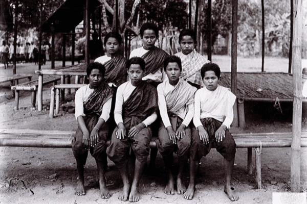 Cambodian Pageant Apologizes for Mistaken Use of Thai Historical Photo
