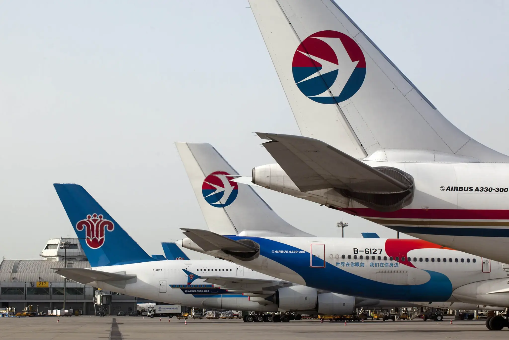 China's State Airlines Post Heavy Losses Despite Passenger Increases