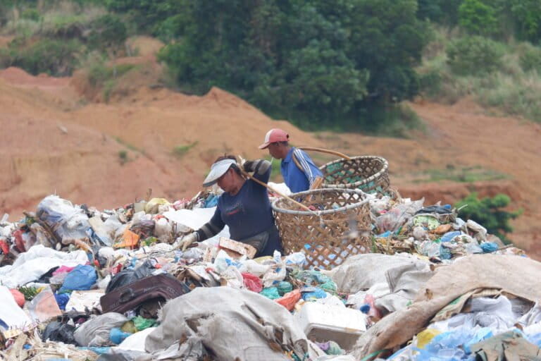 Civil Society Coalition Highlights Flaws in Indonesia's Plastic Credit Projects