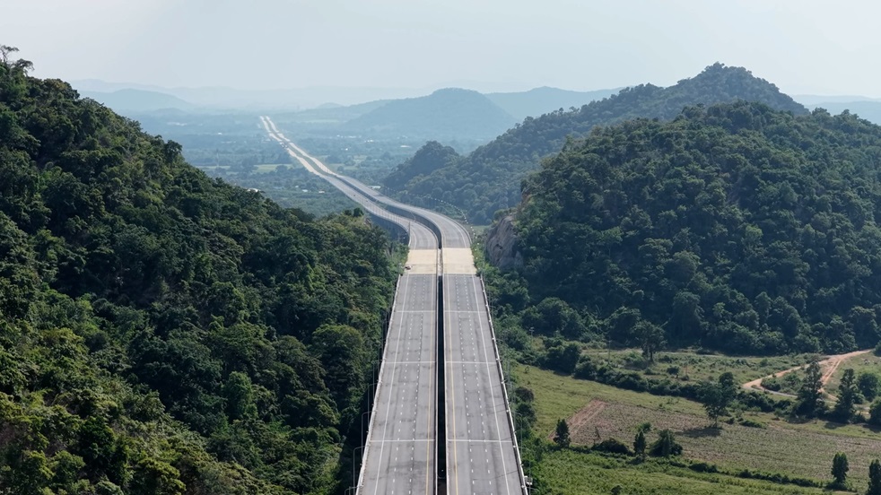 Thailand to Offer Free Access to Sections of M6 Motorway on Weekends