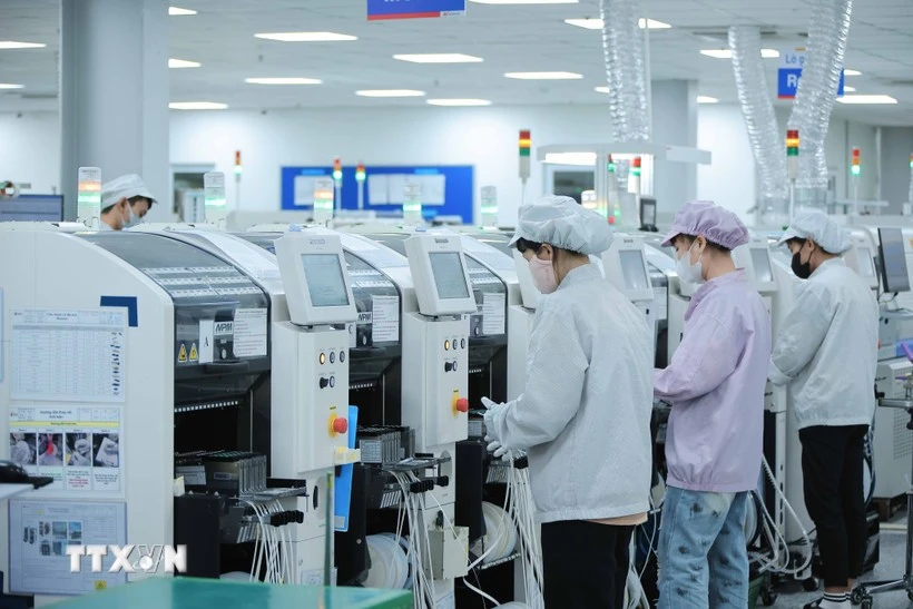 Quang Ninh Province Leads National Economic Growth in First Nine Months