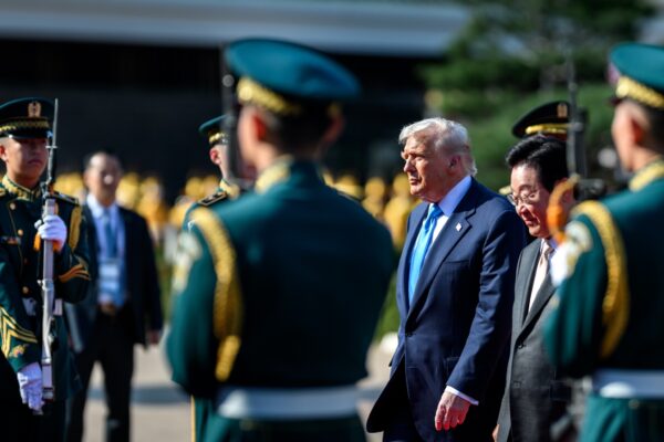 韓国、ホルムズ海峡への兵力派遣に苦慮 - 国内外の圧力