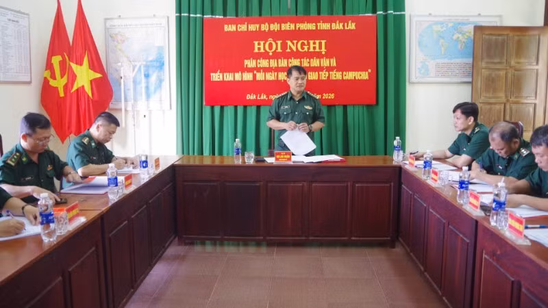 Dak Lak Border Guards Enhance Civil Affairs and Launch Cambodian Language Learning Model