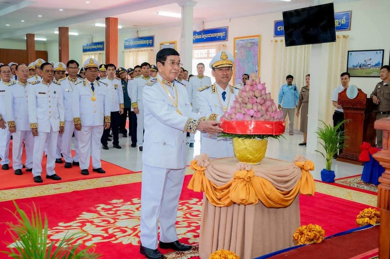 カンボジア憲法記念日、タケオ州で祝賀行事 独立と発展の礎を再確認