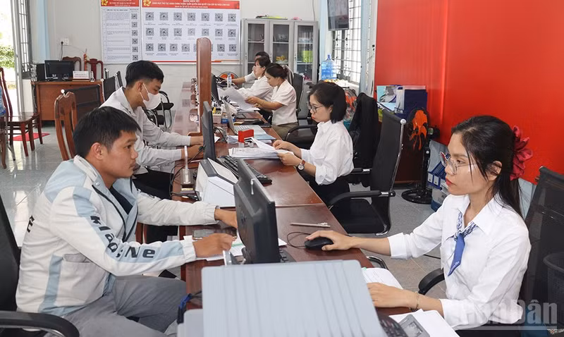 Quang Ngai Province Orders Improvement in Official Work Conduct