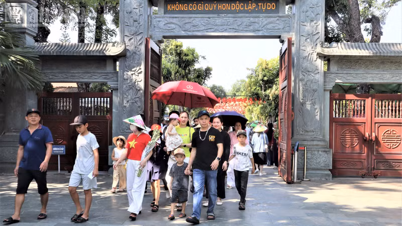 Nghe An Province Welcomes Nearly 270,000 Visitors During National Day Holiday