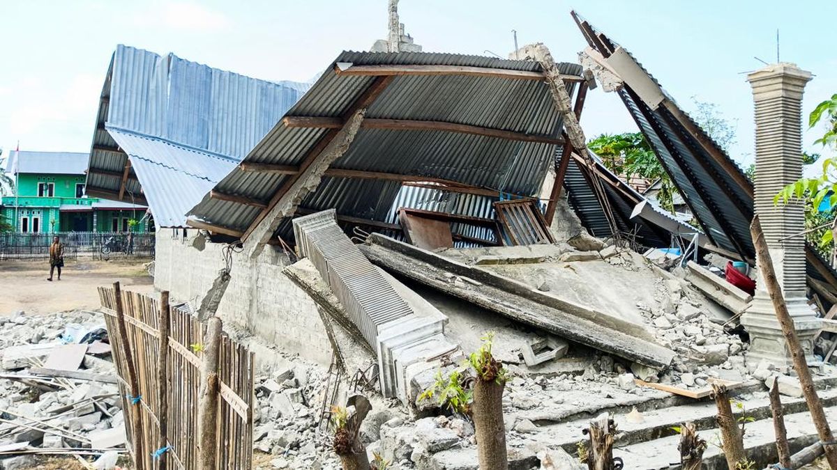 フロレス島地震、死者55人に 避難者7800人超
